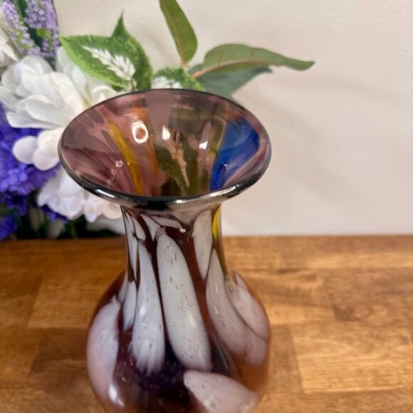 Hand Blown Amethyst‎ Art Glass Vase Vintage Decor with Colour Swirls - Picture 4 of 7